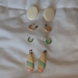 Fun vintage earrings set